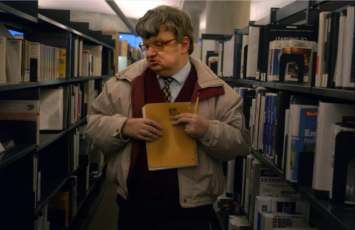 Sieu bac hoc ghi nho 12.000 quyen sach nhung khong cai duoc cuc ao-Hinh-2