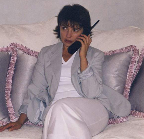 Bà Tymoshenko có bằng kỹ sư và kinh tế. Khi Liên Xô sụp đổ, vốn là người nhạy bén với thương trường, bà Tymoshenko đã nhanh chóng nắm lấy các cơ hội làm ăn. Bà lập ra công ty Hệ thống Năng lượng Liên hợp Ukraine, cung cấp khí gas cho nền công nghiệp Ukraine. Trong ảnh là bà Tymoshenko trong vai trò là một doanh nhân những năm 1990.