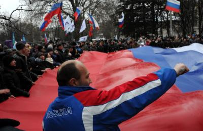 Trong một tuyên bố, "Đoàn Chủ tịch Nghị viện Crimea" nhấn mạnh, con đường duy nhất để thoát khỏi tình trạng hiện tại là thi hành nguyên tắc dân chủ trực tiếp của chính quyền nhân dân.