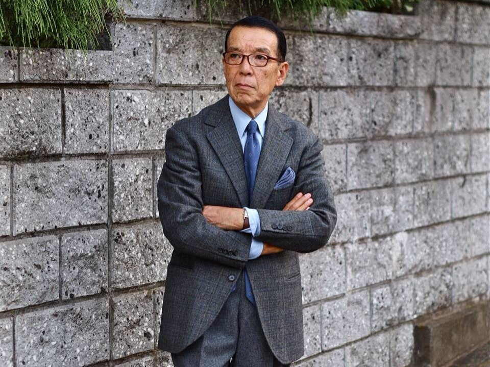 Ông sưu tầm thiết kế cổ của nhiều thương hiệu nổi tiếng. Trong số đó, Burberry là nhà mốt yêu thích của cụ ông người Nhật Bản. Cây bút Die, Workwear! nói ông Akamine có con mắt tốt khi nhìn nhận màu sắc và hình bóng. Ảnh: Pinterest.