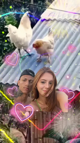 Tien dao Tottenham khoe ban gai moi theo cach 'ky la'-Hinh-4