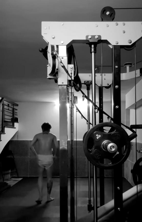 Jack lộ diện với ngoại hình khác lạ, mạnh dạn khoe body - Hình 3 Jack lo dien voi ngoai hinh khac la, manh dan khoe body-Hinh-3