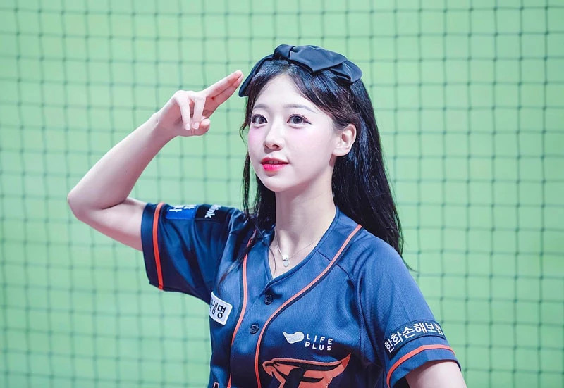 Hot girl hoạt náo viên xinh đẹp khiến người hâm mộ cảm thán - Hình 8 Hot girl hoat nao vien xinh dep khien nguoi ham mo cam than-Hinh-8