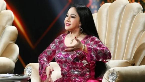 'Nu hoang rock' Ngoc Anh: Bo con chay show, tung kiem 10 cay vang-Hinh-2