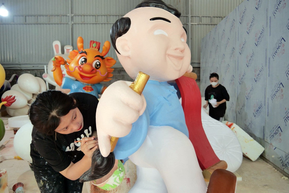 Bên trong xưởng chế tác rồng khủng cho Tết Giáp Thìn 2024 ảnh 17 Bên trong xưởng chế tác rồng khủng cho Tết Giáp Thìn 2024 ảnh 17