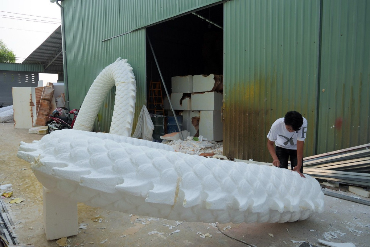 Bên trong xưởng chế tác rồng khủng cho Tết Giáp Thìn 2024 ảnh 7 Bên trong xưởng chế tác rồng khủng cho Tết Giáp Thìn 2024 ảnh 7