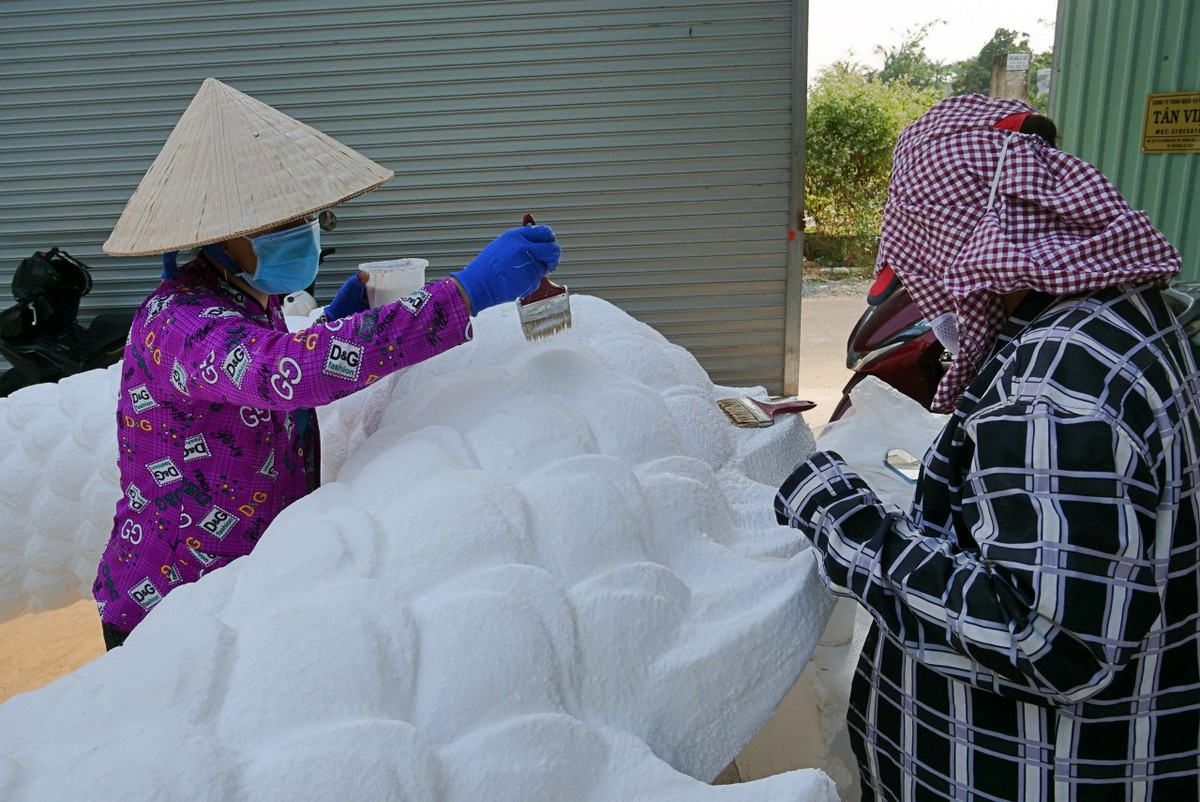 Bên trong xưởng chế tác rồng khủng cho Tết Giáp Thìn 2024 ảnh 11 Bên trong xưởng chế tác rồng khủng cho Tết Giáp Thìn 2024 ảnh 11