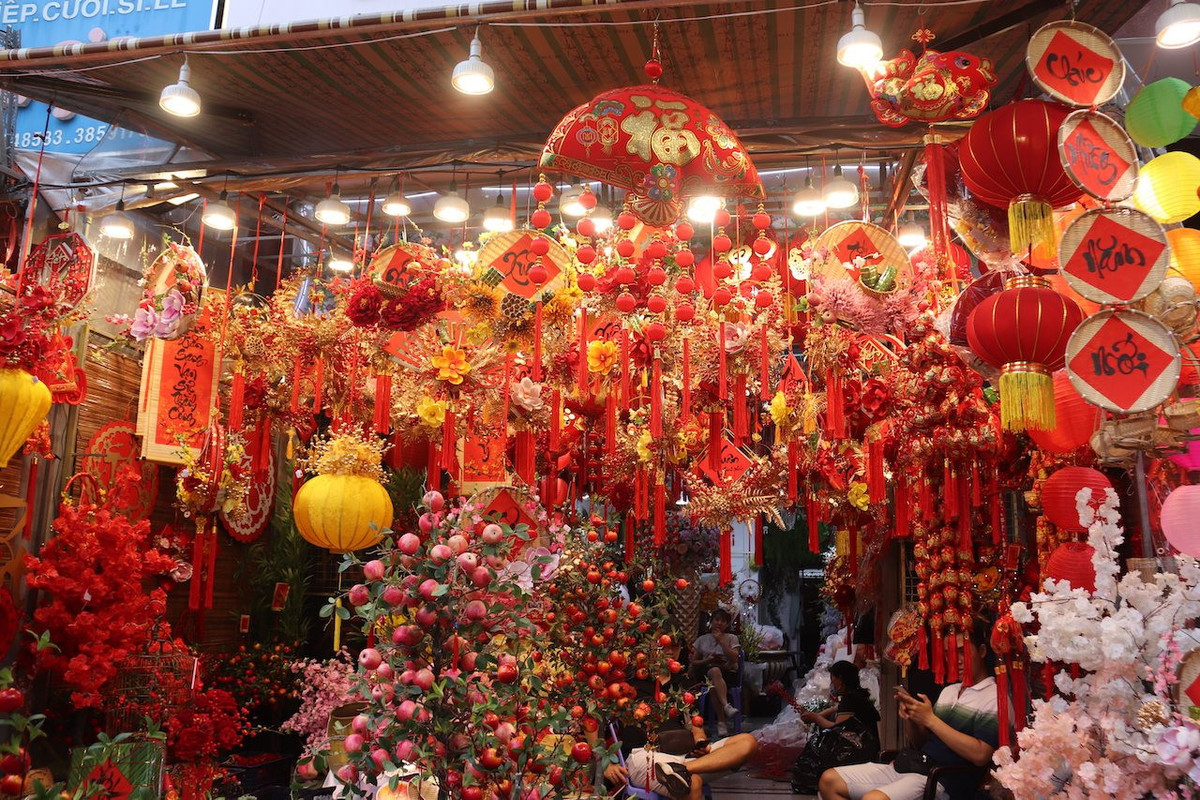 Pho long den TP.HCM ruc ro sac mau don Tet-Hinh-4