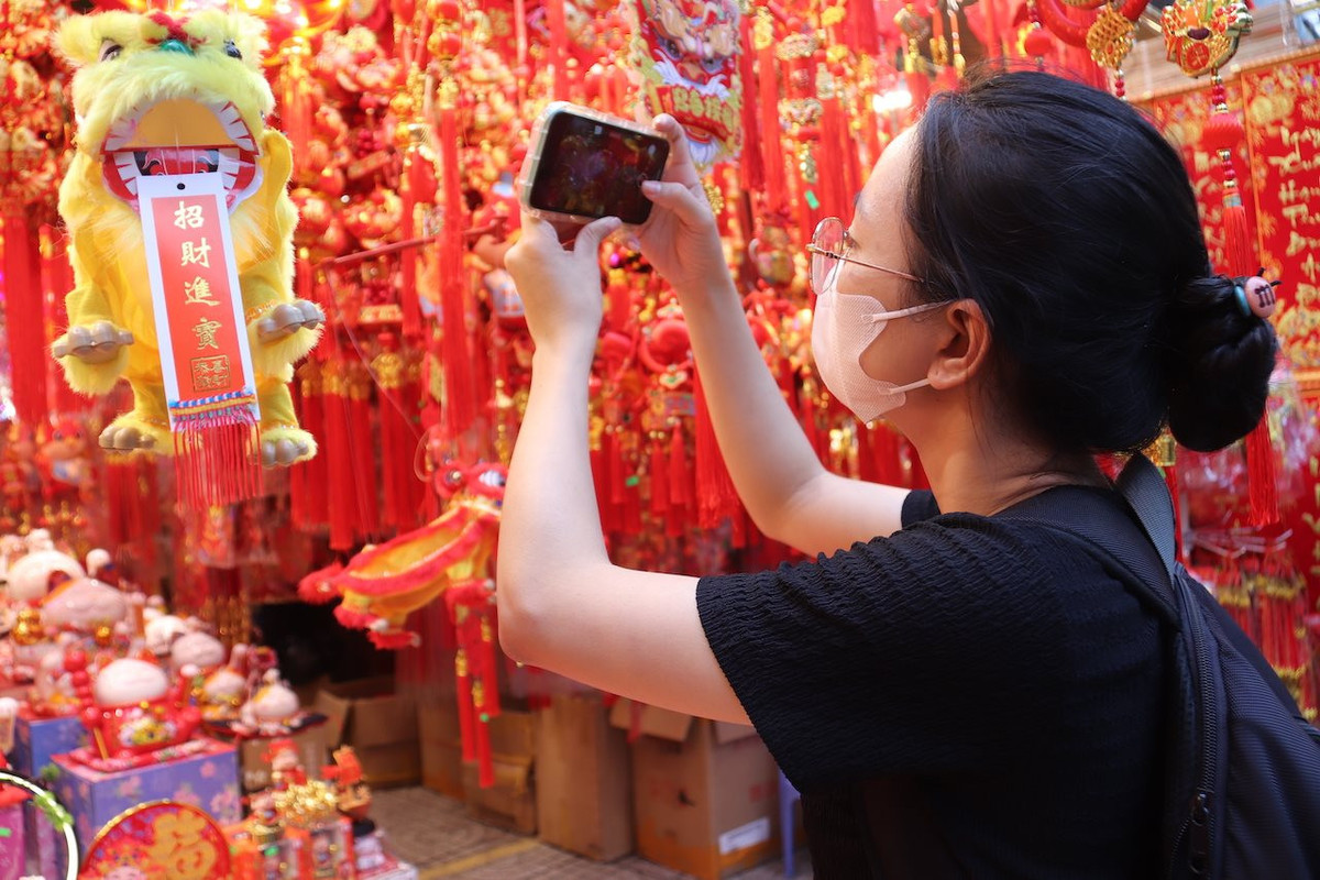 Pho long den TP.HCM ruc ro sac mau don Tet-Hinh-9