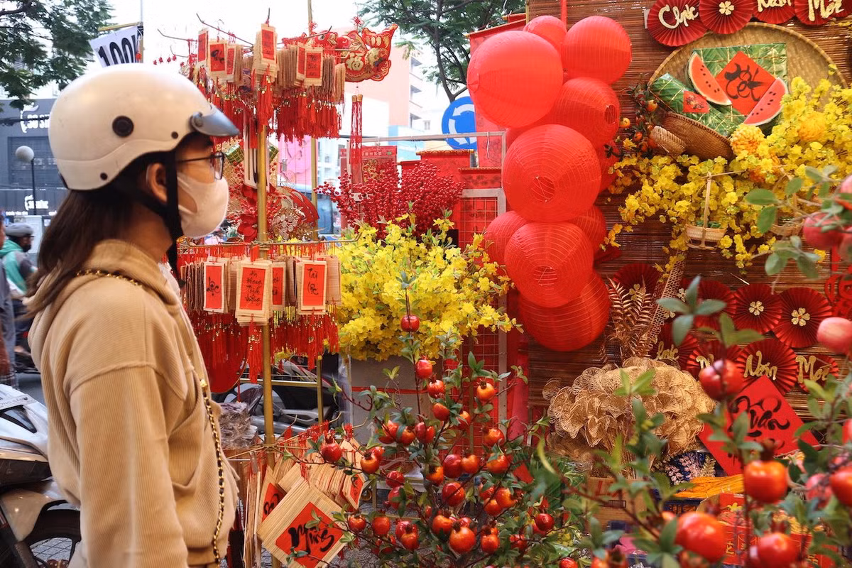 Pho long den TP.HCM ruc ro sac mau don Tet-Hinh-5