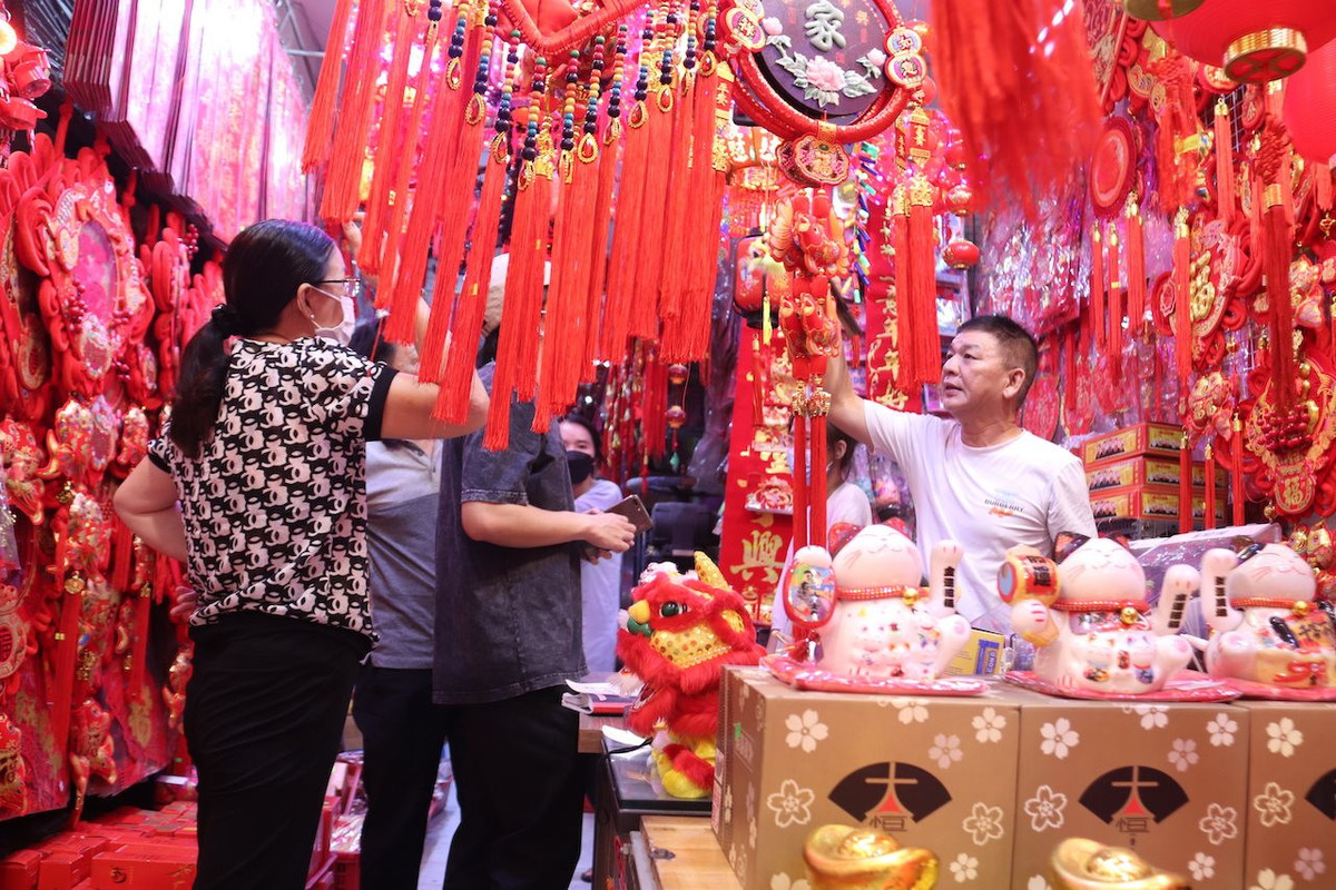 Pho long den TP.HCM ruc ro sac mau don Tet-Hinh-3