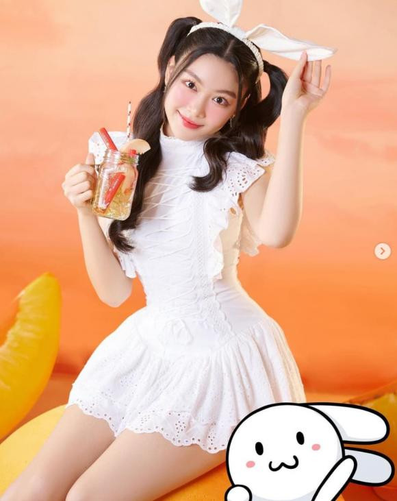 Con gái lớn Quyền Linh 'gây choáng' khi khoe loạt thành tích nổi bật - Hình 6 Con gai lon Quyen Linh 'gay choang' khi khoe loat thanh tich noi bat-Hinh-6