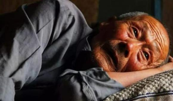 Tai sao ban khong the cham vao khuon mat cua nguoi da khuat?-Hinh-4