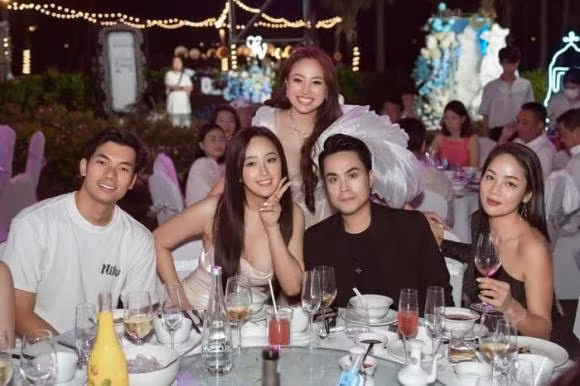 Van Hugo da vuong van xui khi cat luon tien cuoi menh gia USD-Hinh-3