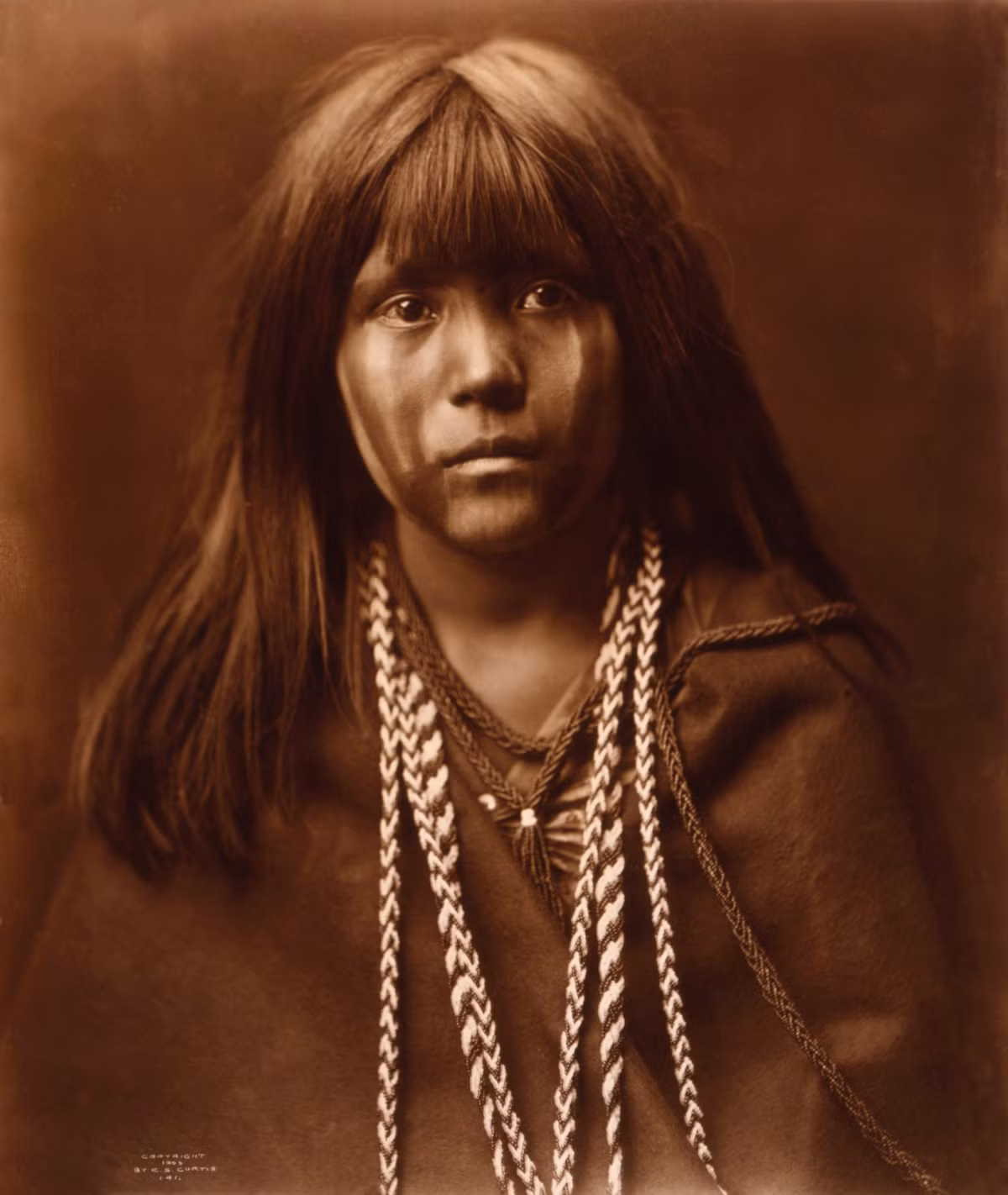 Nàng Mosa, một cô gái người Mohave, 1903. Ảnh: Edward Curtis.