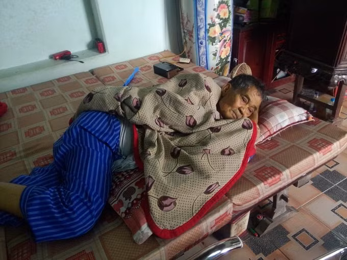 Người thương binh 30 năm “sống” cùng đồng đội đã hi sinh Nguoi thuong binh 30 nam “song” cung dong doi da hi sinh