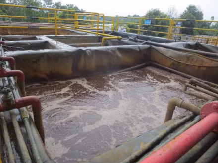 Lam ro viec ro ri nuoc thai, nguy co o nhiem thuong nguon ho Da Den