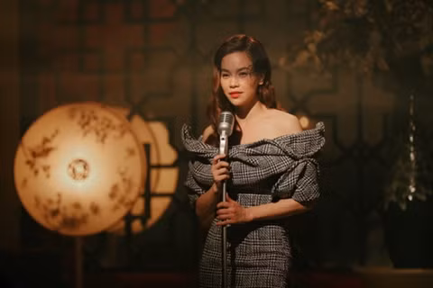 Ho Ngoc Ha muon MV giai thich chuyen yeu dai gia kim cuong?-Hinh-2