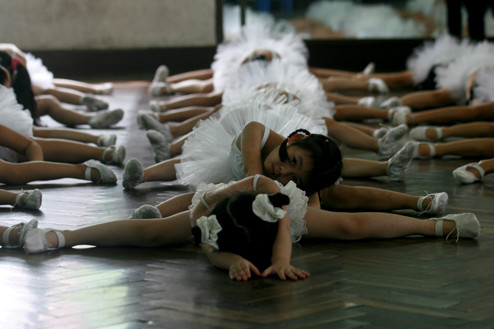 Cha mẹ cũng nên khuyến khích con cái họ xây dựng và phát triển niềm đam mê và cá tính riêng.