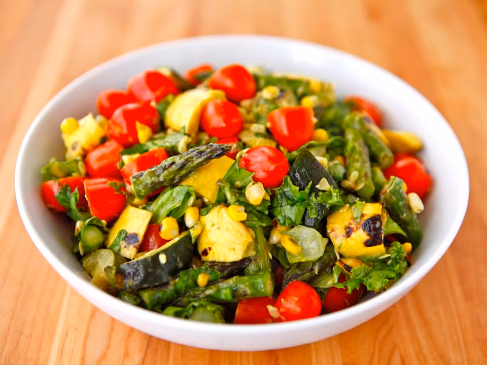 Các món salat từ thực phẩm không an toàn có thể chứa vi khuẩn listeria