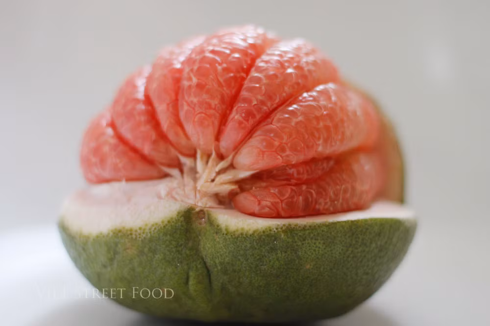 Bưởi có tác dụng khá tốt trong việc ngăn chặn cơn buồn nôn.