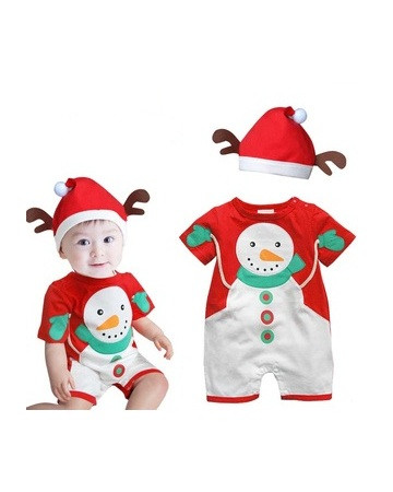 Trong bất kì kiểu trang phục nào bé cũng đều rất dễ thương và đáng yêu.