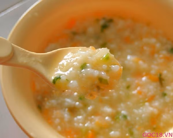 Cháo khoai tây cà rốt.