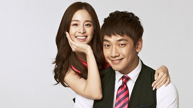 Năm 2011, Bi Rain và Kim Tae Hee lần đầu bén duyên khi cùng hợp tác trong 1 clip quảng cáo. Sau đó 2 năm thì cặp đôi công khai hẹn hò. Họ cứ bên nhau bình yên cho tới 2017 thì khép lại bằng một đám cưới giản dị, kín tiếng.