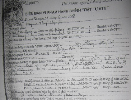 Phù phép biên bản vi phạm giao thông, nhiều cán bộ TTGT bị bắt.