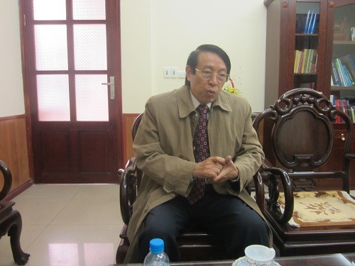 Giám đốc Bệnh viện Việt Tiệp ông Hoàng Đăng Mịch trao đổi với PV Kiến Thức.