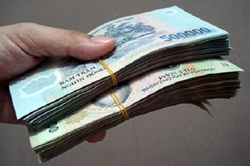 Ngoài việc dùng gậy đánh người, vị Phó giám đốc Sở Tư pháp Phú Yên cũng đã từng bị khai trừ Đảng do việc vay mượn tiền không trả và tổ chức đường dây nhận tiền chạy việc. (Ảnh minh họa)