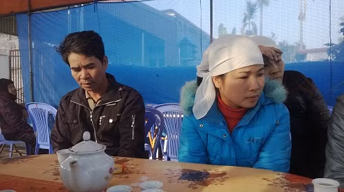 Chị Lê Thị Linh, em gái nạn nhân Viên.