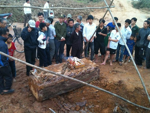 Theo người dân địa phương, ngôi mộ có từ thời Hậu Lê thế kỷ thứ 17.