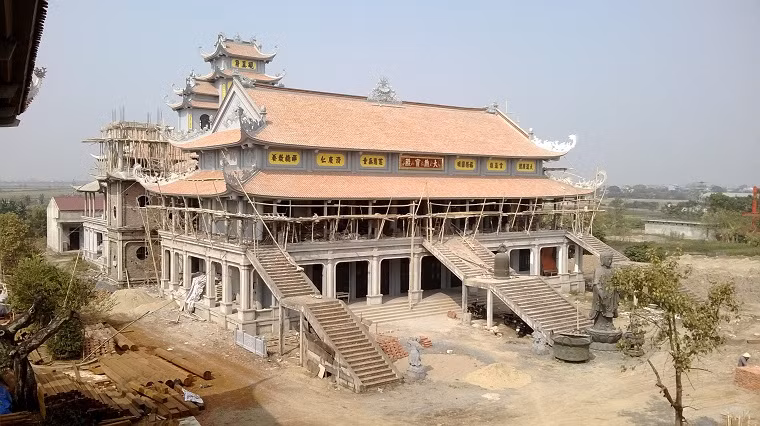 Bên cạnh tượng phật, nhiều hạng mục khác cũng đang được hoàn thiện.