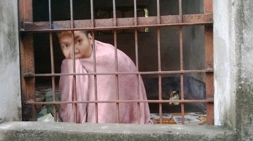 Vũ Đức Cường học hết lớp 12, đã từng đi làm giúp gia đình rồi đột nhiên phát bệnh