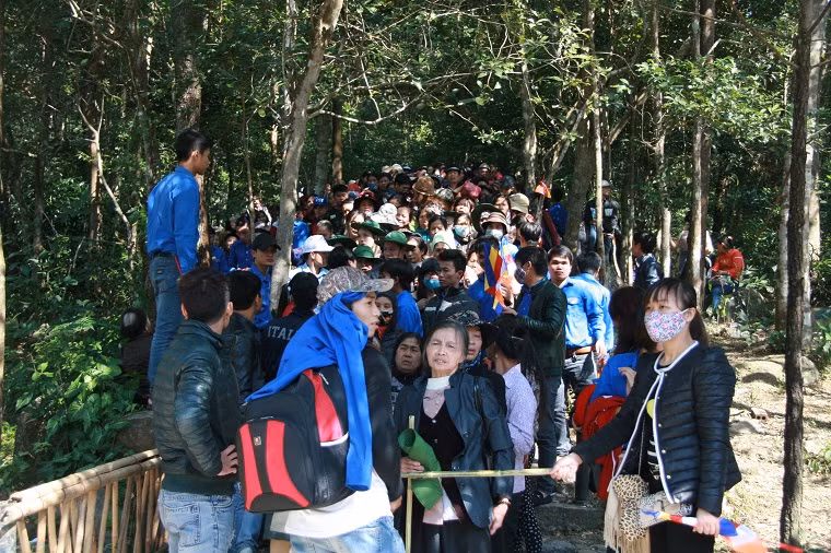 Thậm chí, ban quản lý đã phải tách thành nhiều đoàn.