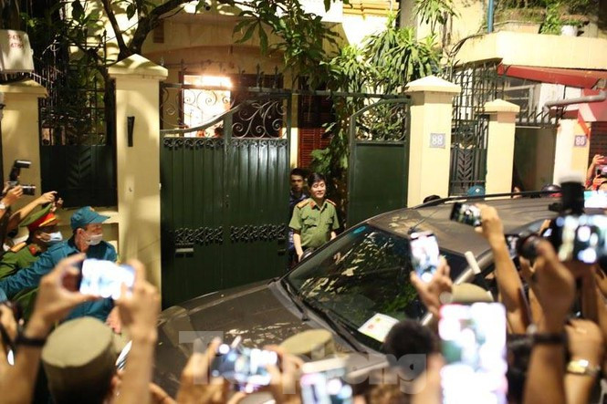 Gia dinh bat ngo truoc viec ong Nguyen Duc Chung bi bat giam-Hinh-2