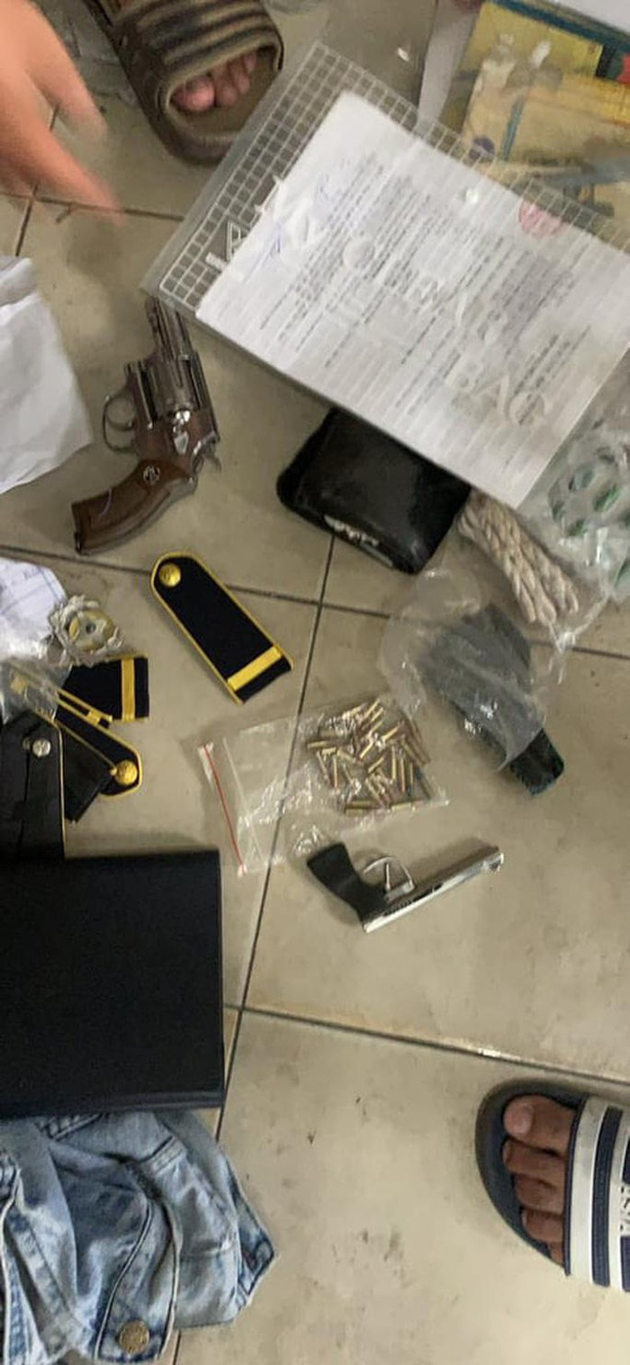 Nhờ camera, công an phát hiện bảo vệ bệnh viện tàng trữ 'hàng nóng' - Hình 2 Nho camera, cong an phat hien bao ve benh vien tang tru 'hang nong'-Hinh-2