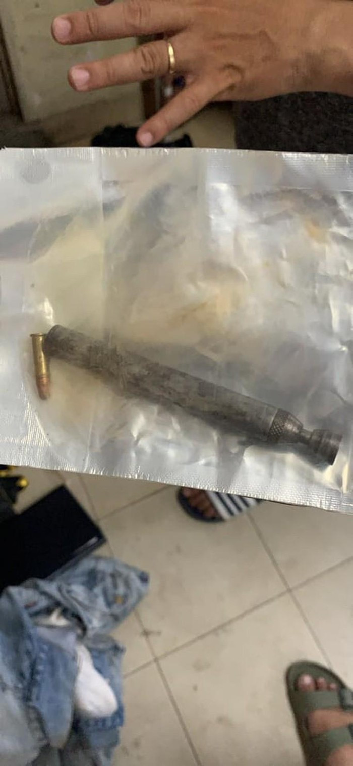 Nhờ camera, công an phát hiện bảo vệ bệnh viện tàng trữ 'hàng nóng' Nho camera, cong an phat hien bao ve benh vien tang tru 'hang nong'