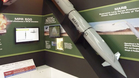 Đạn tên lửa tầm xa Mars trưng bày tại MSPO 2013.