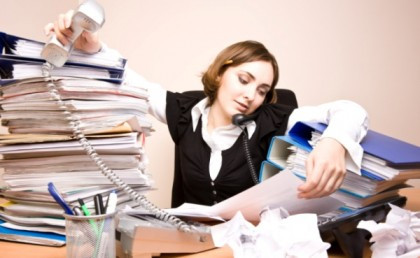 Không giành thời gian cho giải trí. Căng thẳng được chứng minh là nguy cơ gây tăng cân rất rõ rệt. Tình trạng stress sẽ kích thích cơ thể ăn nhiều hơn, đặc biệt là những thực phẩm giàu đường và chất béo. Vì vậy hãy chắc chắn rằng bạn đã cung cấp cho mình thời gian thư giãn và nghỉ ngơi đầy đủ. Hãy tự thưởng cho mình những buổi khiêu vũ hay mua sắm thả ga để vừa có tâm trạng thoải mái, vừa đốt cháy calo một cách hiệu quả.