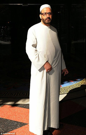 Haron Monis - kẻ đang khống chế con tin ở Sydney.