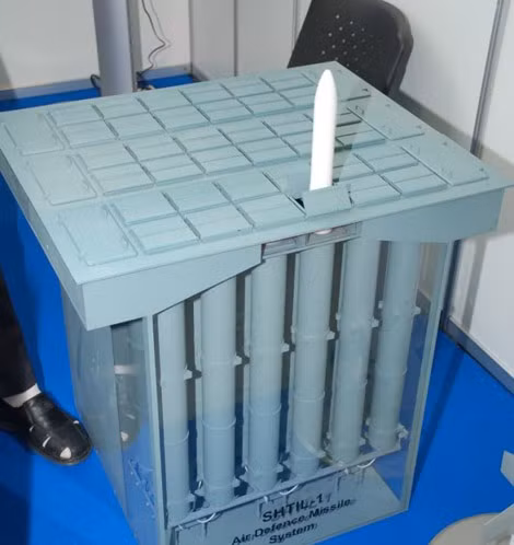 Mô hình ống phóng đứng hệ thống phòng không tầm trung Shtil.