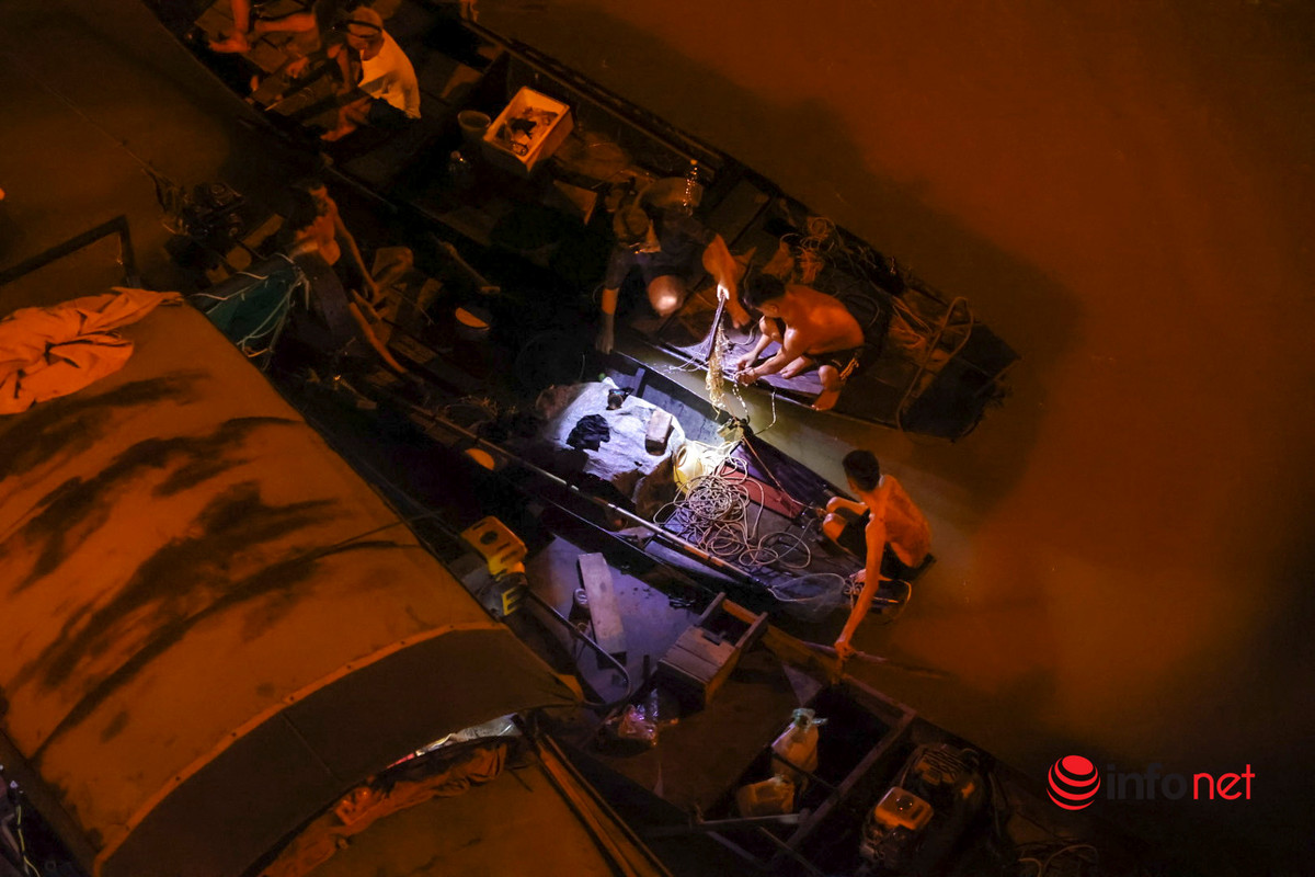 Ha Noi: Doi nam nu nhay cau Long Bien, hang chuc nguoi tim kiem xuyen dem-Hinh-6