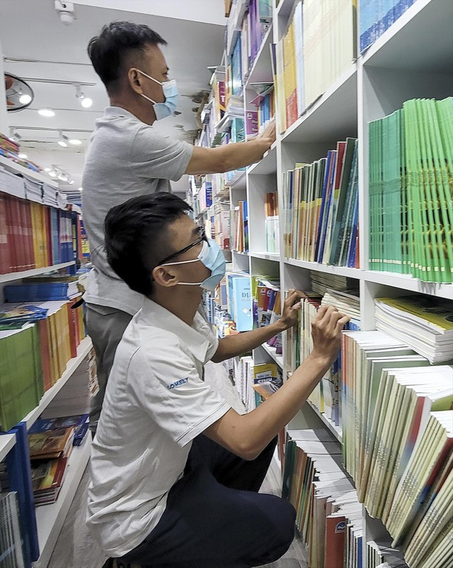 Sach giao khoa van thieu: Bo GD&DT vao cuoc