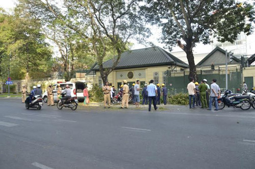 Lực lượng CS bảo vệ hiện trường để các ngành chức năng xử lý sự cố.