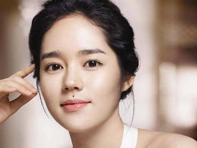 5 not ruoi tren mat bao hieu phu nu rat de trai qua 