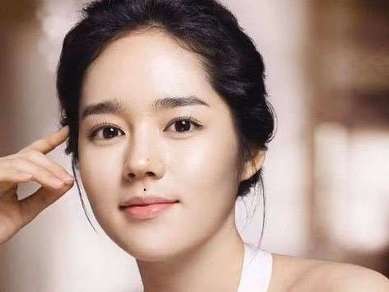 5 not ruoi tren mat bao hieu phu nu rat de trai qua 