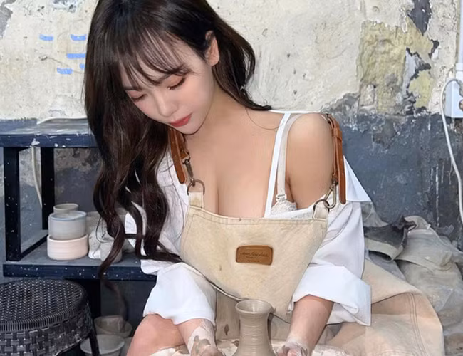 Queen Dami là hot streamer nổi tiếng trên nền tảng Twitch.
