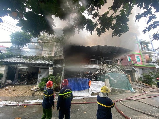 TPHCM: Chay can nha dang khoa cua, 2 tre em tu vong